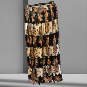 Vintage Long Crinkle Floral Skirt _black/white with floral_ EUC